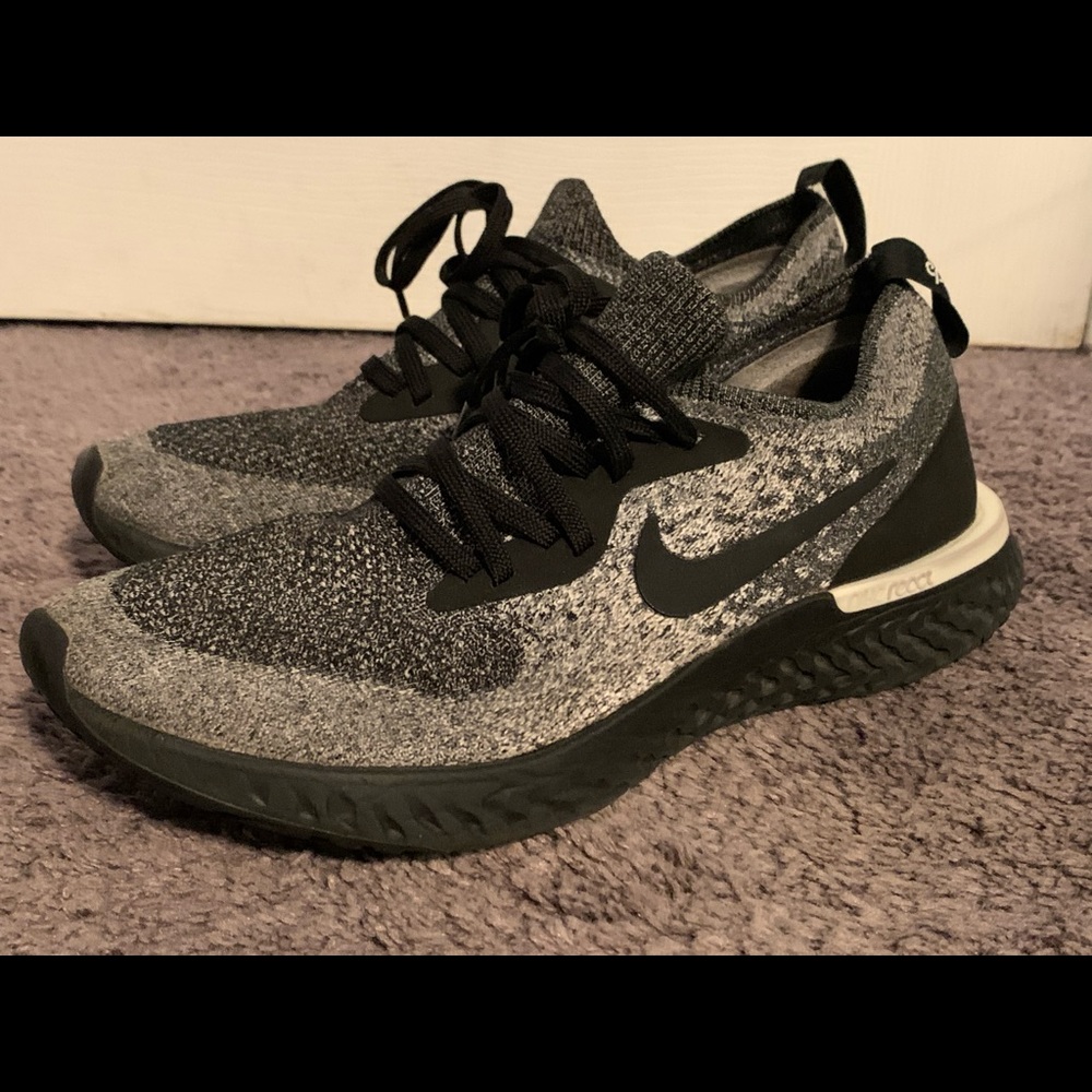 Women’s Nike react “Oreo” color shoe size 9 NWOT